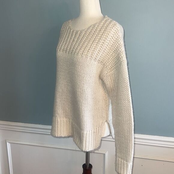 Women’s Large chunky knit thick knit cream neutral sweater - Picture 6 of 14